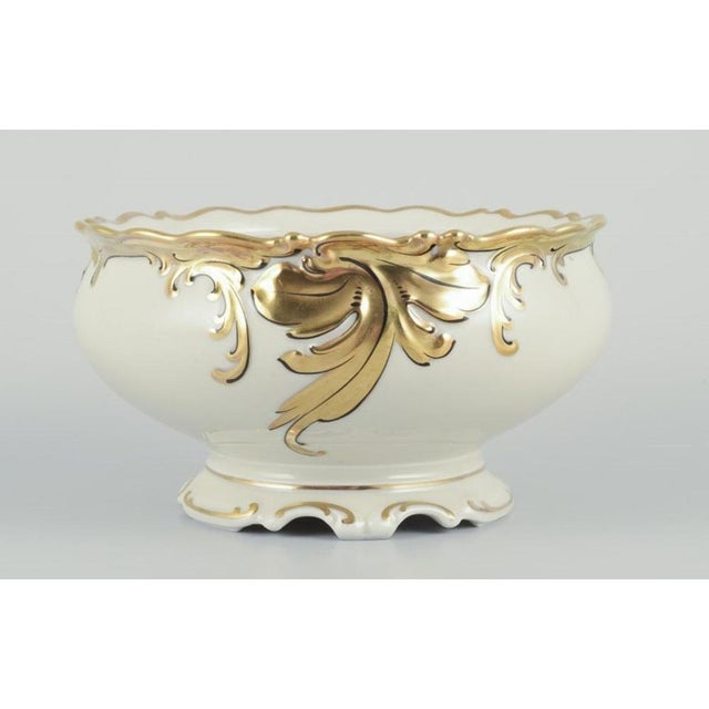 Lidded Bowl in Cream Porcelain with Gold Decoration by Friederike for KPM Berlin, 1930s For Sale - Image 4 of 9