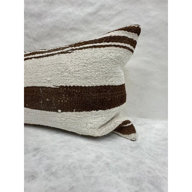 Contemporary Turkish Hemp Pillow Cushion Natural Ivory Brown Pillow Cushion Cover 16" x 24" For Sale - Image 3 of 4