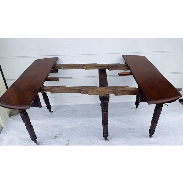 Antique English Victorian Oval Dining Table with Extendable Top, 19th Century For Sale - Image 5 of 18