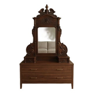 19th-Century Late Victorian Carved Walnut Vanity Mirror - Excellent Antique Condition For Sale