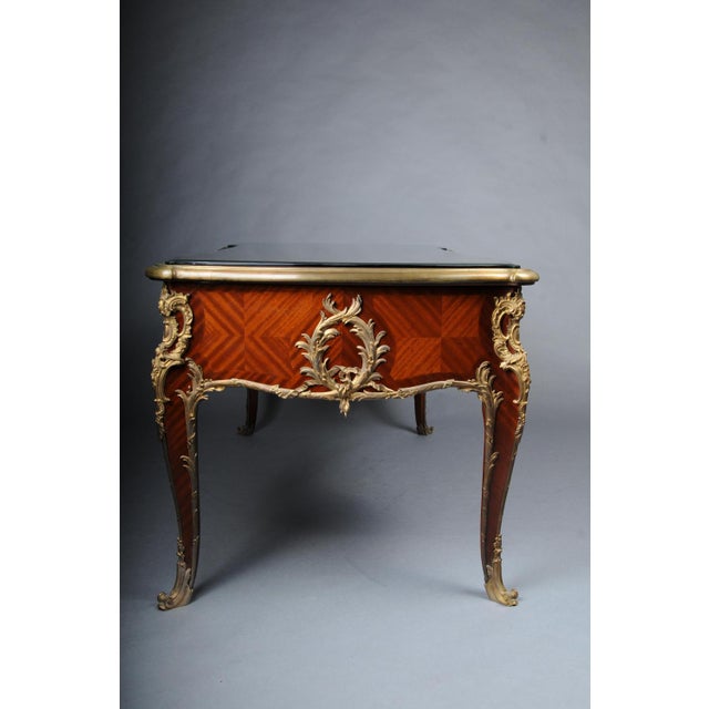 French Louis Xv Style Bureau Plat in the style of Francois Linke, Paris For Sale - Image 14 of 18