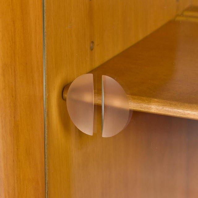 Brown 1950s Restored Mid-Century Modern Heywood Wakefield China Cabinet Bookcase on Hairpin Legs For Sale - Image 8 of 14