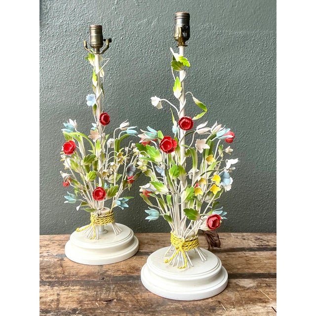 Mid-Century Modern Vintage Floral Bouquet Tole Table Lamps - Pair For Sale - Image 3 of 18