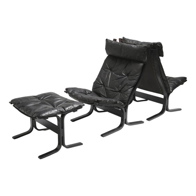 Highback Siesta Chairs and Ottoman in Black Leather and Plywood by Ingmar Relling for Westnofa, 1960s, Set of 3 For Sale
