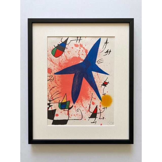 Joan Miro Vintage 1972 Mid Century Modernist Framed " Le Chanteur " and " l'Etoile Bleu " Original Lithograph Prints - Set of 2 For Sale - Image 10 of 18