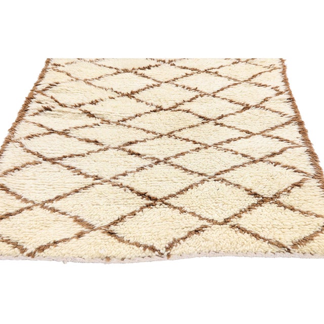 Berber Tribes of Morocco Vintage Azilal Moroccan Rug, 02'05 X 05'10 For Sale - Image 4 of 10