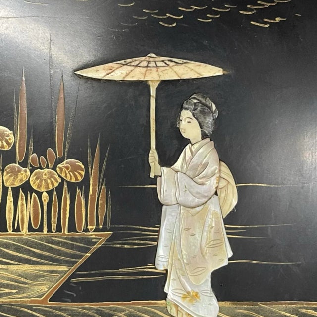 English Japanese Meiji Period Charger Plate Featuring Geishas For Sale - Image 3 of 7