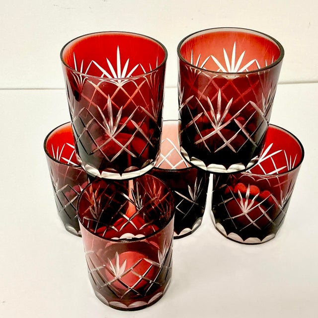 Is there anything more stunning than cut Czechoslovakian Crystal glassware? We think not. It’s just always so Hollywood...