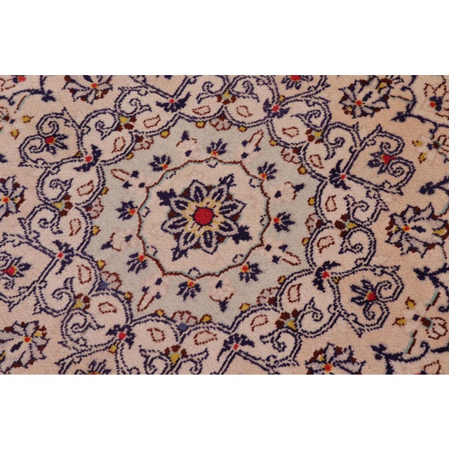 1960s 1960s Elegant10x13 Hand-Knotted Wool Area Rug - Ivory Medallion For Sale - Image 5 of 8