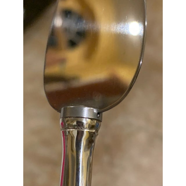 1950's Silver City Sterling Silver Flowers on Glass Plate & Spreader Set - 2 Pieces For Sale - Image 10 of 10