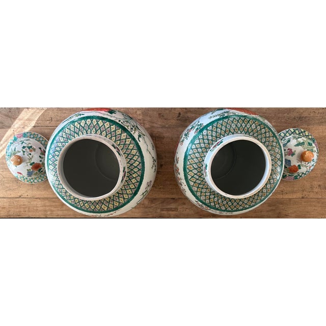 Pair of 19th Century Qing Dynasty China Large Famille Verte Lidded Jars Covered Pots With Stands For Sale - Image 11 of 12