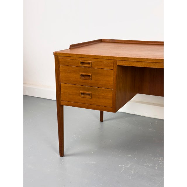 Mid-Century Modern Mid-Century Modern Teak Desk attributed to H. Brockmann Petersen for Poul M. Jessen, 1960s For Sale - Image 3 of 18