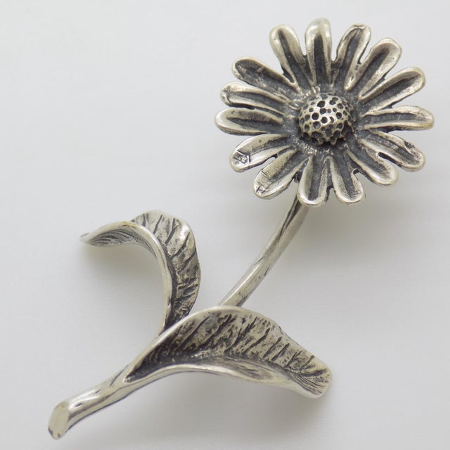 Metal Vintage Italian Handmade Genuine Silver Daisy Flower Dollhouse Figurine, 1970s For Sale - Image 7 of 13