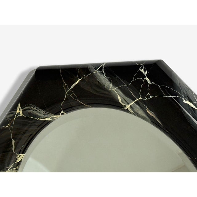 1980s Mid-Century Modern, Octagonal Wall Mirror, Faux Marble Finish, Usa, 1980s For Sale - Image 5 of 9