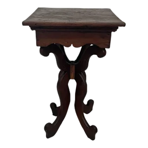 1970s Vintage Victorian Style Accent Table With Carved Wood Legs