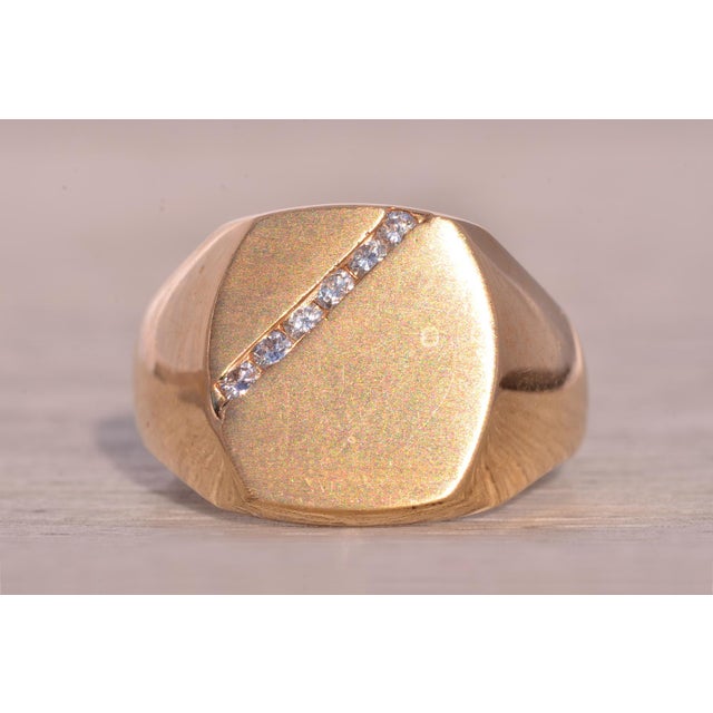 The Hilario: Gentlemen's Natural Diamond Signet Ring in Yellow Gold For Sale - Image 10 of 12