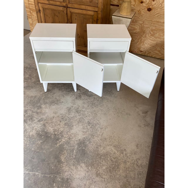 Alabaster Glossy Alabaster White 1950s Lab Cabinet Nightstands, a Pair For Sale - Image 8 of 18