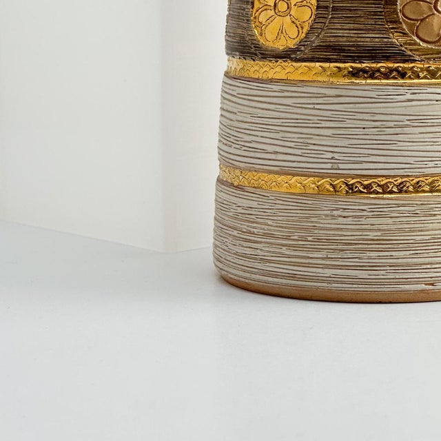 1950s Gold Sgraffito Vase by Fratelli Fanciullaci for Elbee, 1950s For Sale - Image 5 of 10