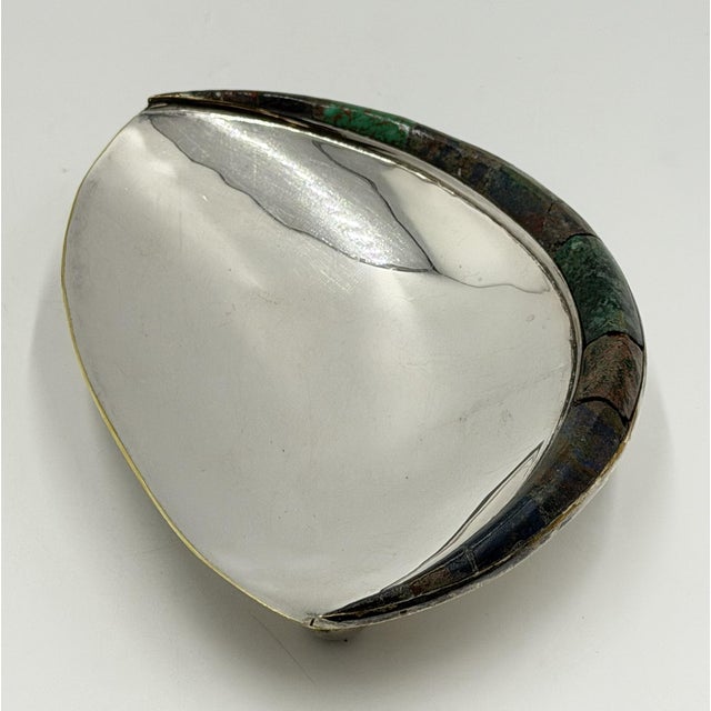 Silver 1960s Los Castillo Taxco Silver Plate Tripod Catchall With Lapis & Azurite Stone Inlay For Sale - Image 8 of 18