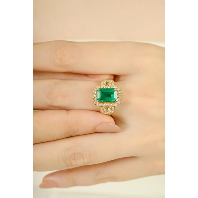 Vintage Inspired 14k Gold 2.78Ct Emerald and Diamond Halo Cocktail Ring Size 6 For Sale - Image 4 of 11