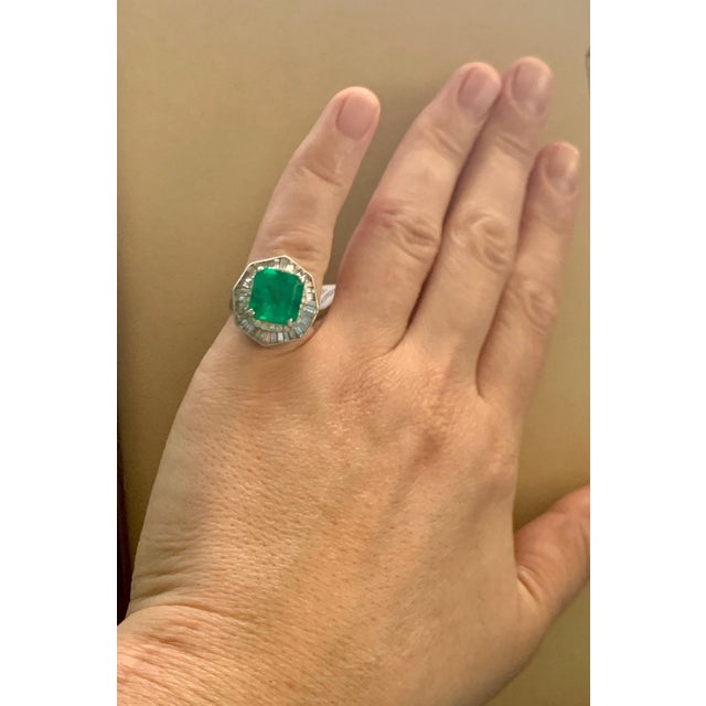 6.5 Carat Emerald Cut Colombian Emerald and 2.4 Carat Diamond Ring Platinum For Sale - Image 10 of 18