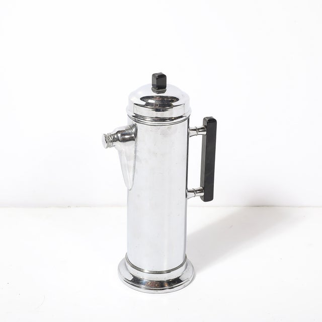 Metal 1930s Art Deco Chrome & Black Bakelite Cocktail Shaker For Sale - Image 7 of 13