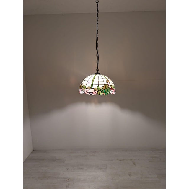 Pendant Light with Floral Pattern in the style of Tiffany For Sale - Image 9 of 12