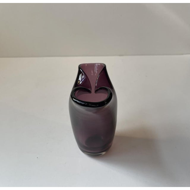 Mid-Century Modern Purple Murano Glass Vase in the style of Fulvio Bianconi for Venini, 1950s For Sale - Image 3 of 9