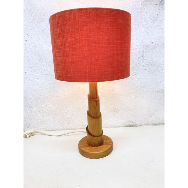 Vintage Scandinavian Table Lamp in Pine, 1970s, in Very Good conditions. Designed 1970 to 1979 European Plug (up to...