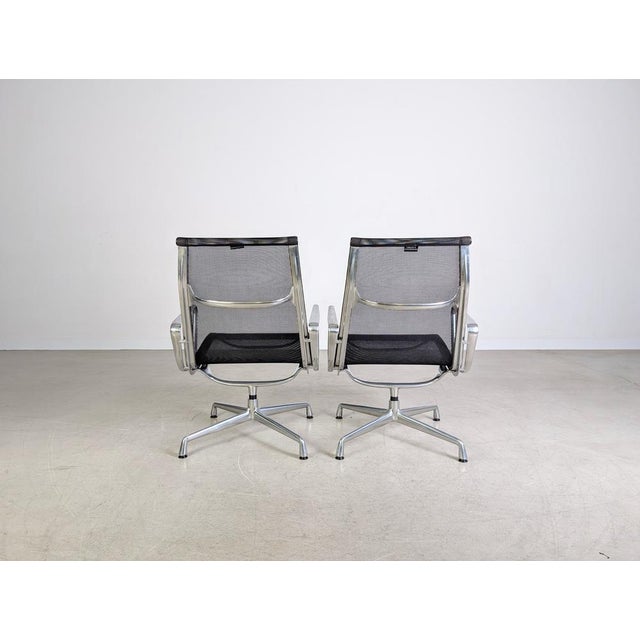 EA 115 Chair by Charles & Ray Eames for Vitra For Sale - Image 6 of 11