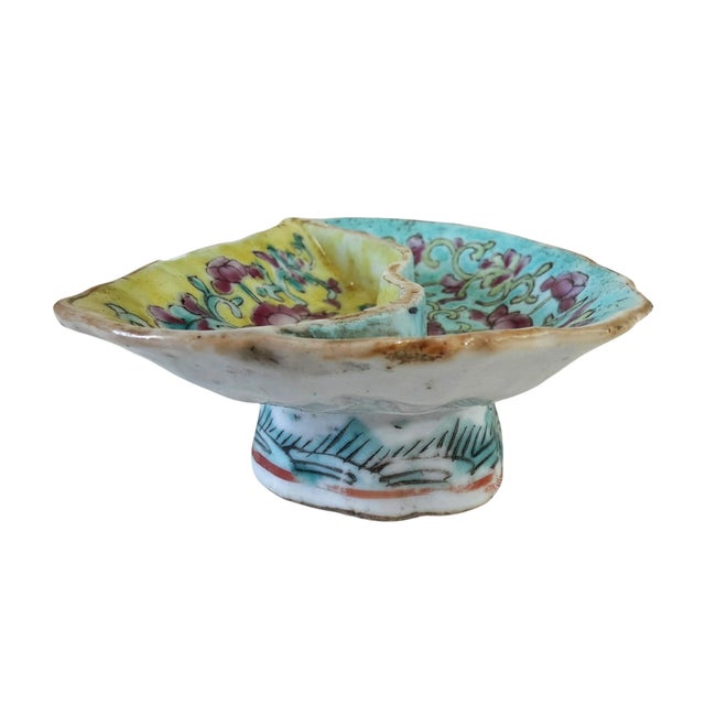 Asian 19th-Century Qing Dynasty Porcelain Treasure, Leaf-Shaped Divided Dish For Sale - Image 3 of 11