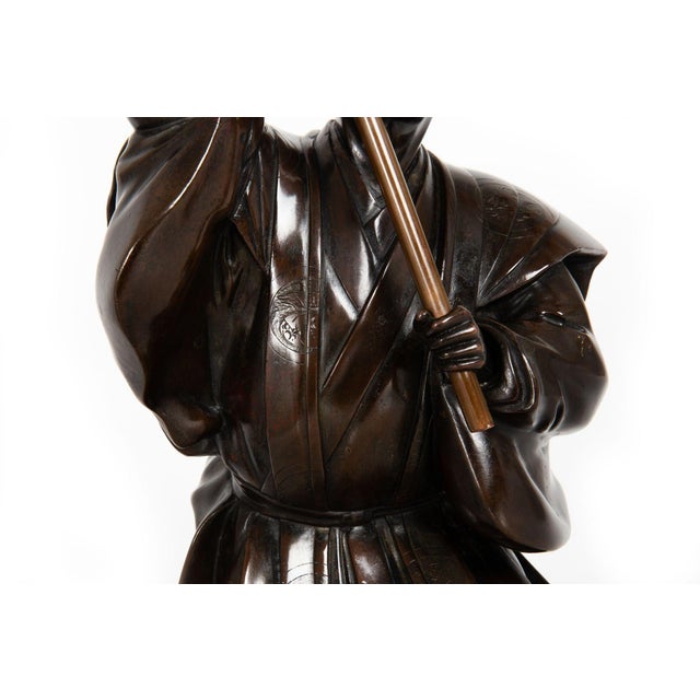 A Fine Japanese Meiji Period Antique Bronze Sculpture of a Samurai Warrior For Sale - Image 10 of 18