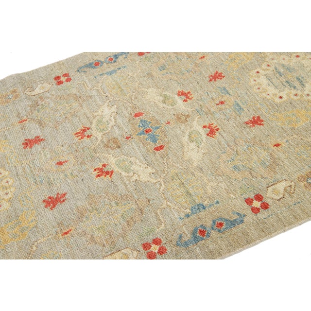 Textile 21st Century Modern Sultanabad Floral Wool Runner in Light Gray For Sale - Image 7 of 9