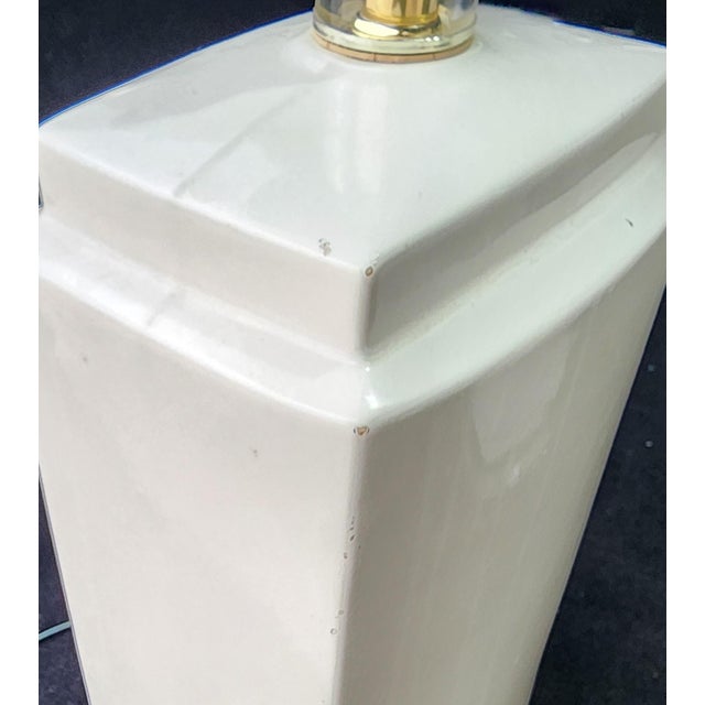 Vintage MCM Bauer Table Lamps Ceramic Lucite White Pair For Sale - Image 14 of 14