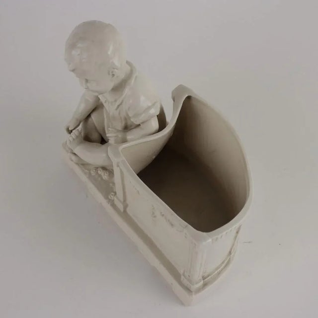European Planter in White Porcelain with Angel, 1900s For Sale - Image 6 of 9