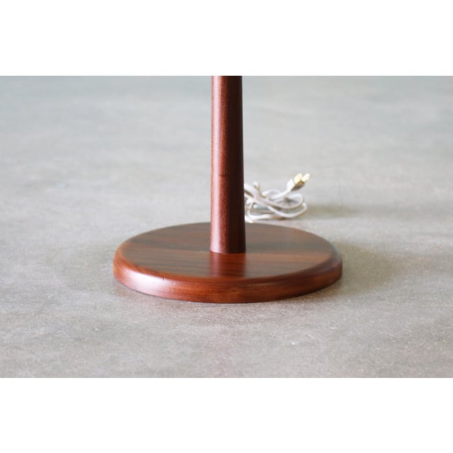 Mid-Century Modern 1960s Jane and Gordon Martz Walnut Floor Lamp With Original Shade Mid Century Modern For Sale - Image 3 of 12