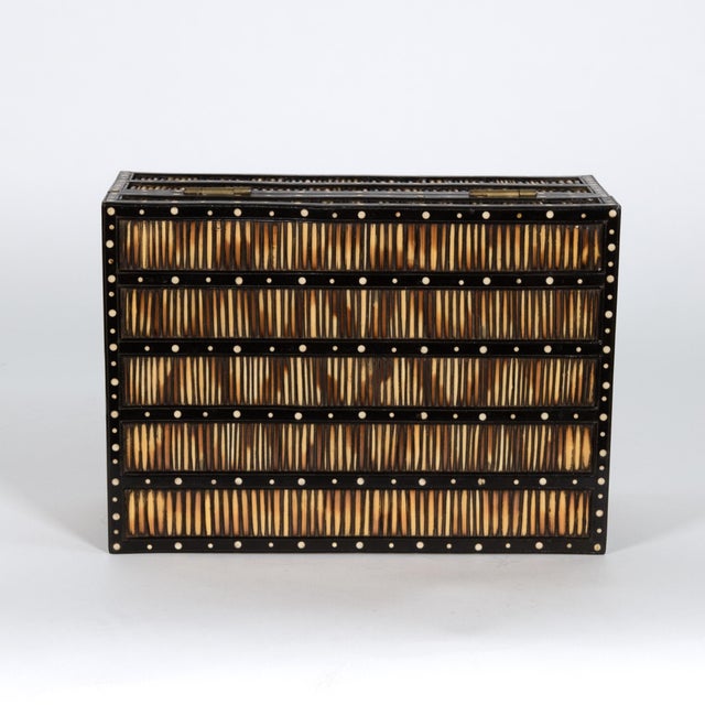 Anglo Indian Large Scale Ebony and Quill Box, Circa 1880 For Sale - Image 10 of 13