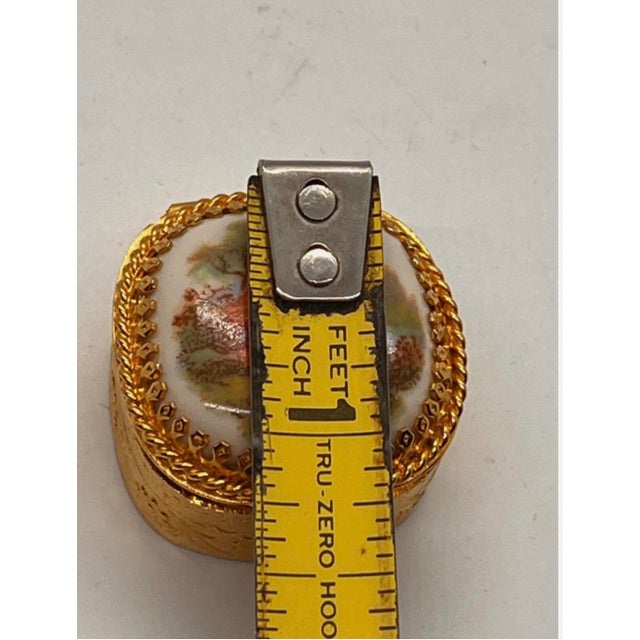 Gold Vintage Italian Porcellane Limoges Pill Box Gold Florentine Fragonard Courting For Sale - Image 8 of 12