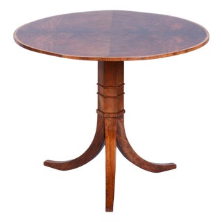 Biedermeier Coffee Table in Walnut, Austria, 1830s For Sale