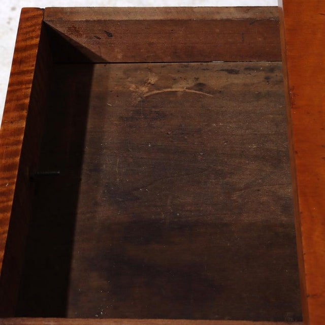 Sheraton Tiger Maple Single Drawer Stand With Opalescent Glass Knob C1840 For Sale - Image 9 of 12