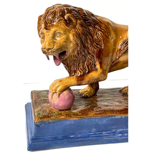 Rare Pair of Ralph Wood Staffordshire Medici Lions in Pink and Blue Bases For Sale - Image 11 of 12