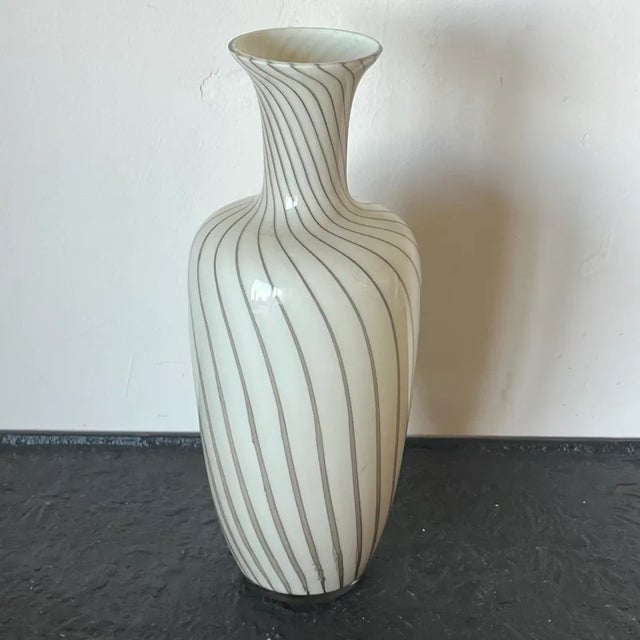 Mid 20th Century Vintage Italian Glass Vase With Elegant Spiral For Sale - Image 5 of 5