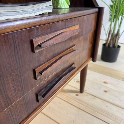 Mid-Century Modern Rosewood Corner Bar Cabinet For Sale - Image 9 of 12