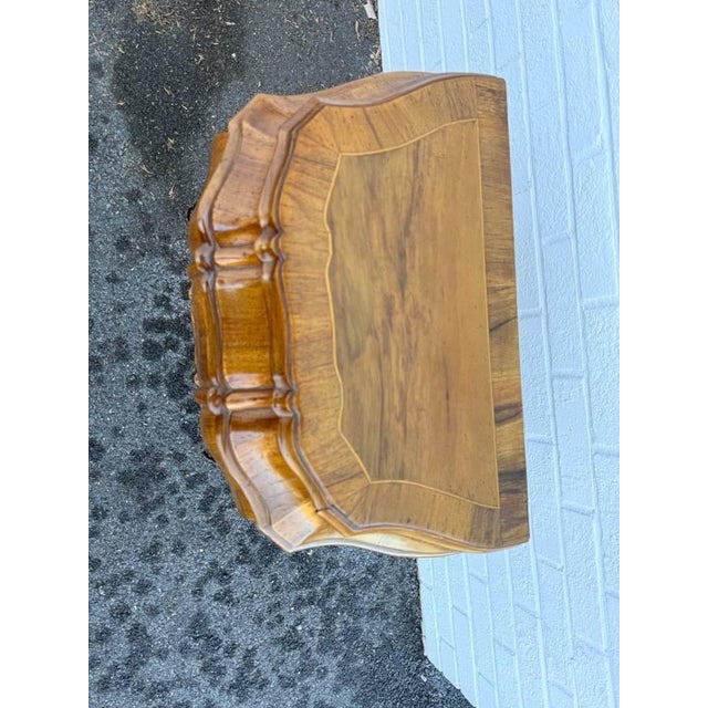 Brown Pair of Antique Italian Rococo Venetian Louis XIV Style Bombe Burl Walnut Chests. For Sale - Image 8 of 17