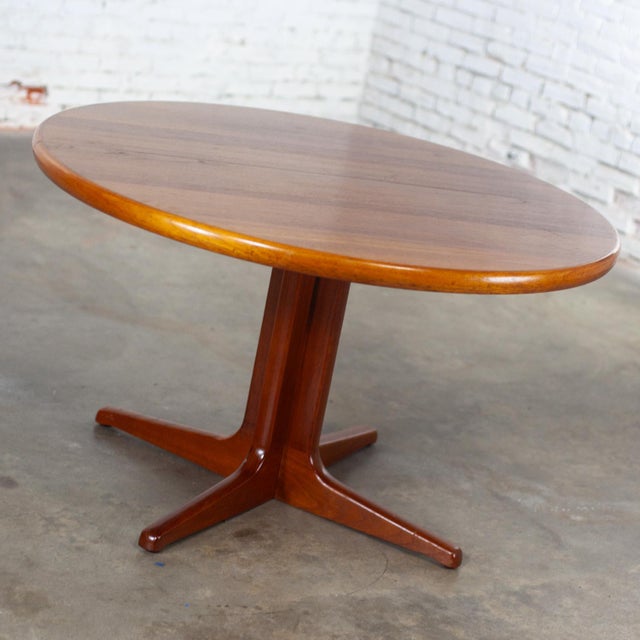 Mid-Century Modern Mid-20th Century Scandinavian Modern Round to Oval Teak Expanding Dining Table Attributed to Gudme Mobelfabrik For Sale - Image 3 of 12