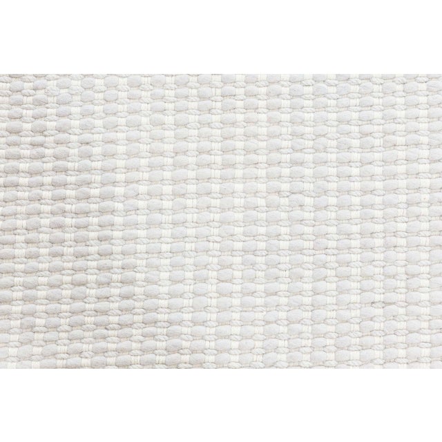 Modern Flat Weave Rug by Doris Leslie Blau Size: 13'2" × 19'10" (401 × 604 cm) This 21st-century contemporary flat-weave...