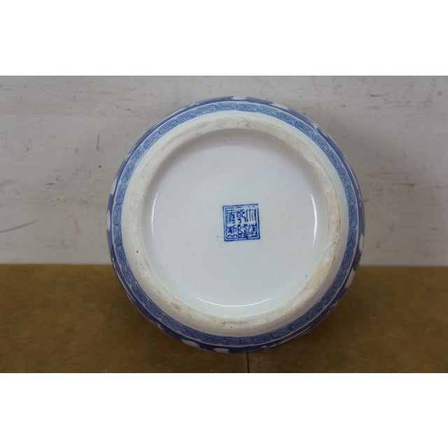 Chinese Chinoiserie Blue & White Porcelain Morning Glory Lidded Jar Urn For Sale - Image 14 of 14