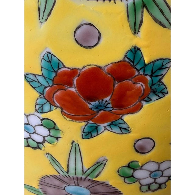 Japanese Gold Imari Hand-Painted Porcelain Bird Vases, Arita, 1960s, Set of 2 For Sale - Image 9 of 17