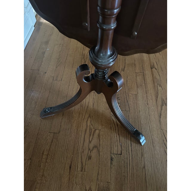 1950s Mahogany Tripod Tilt-Top Occasional Table (Pie Table) For Sale - Image 10 of 12