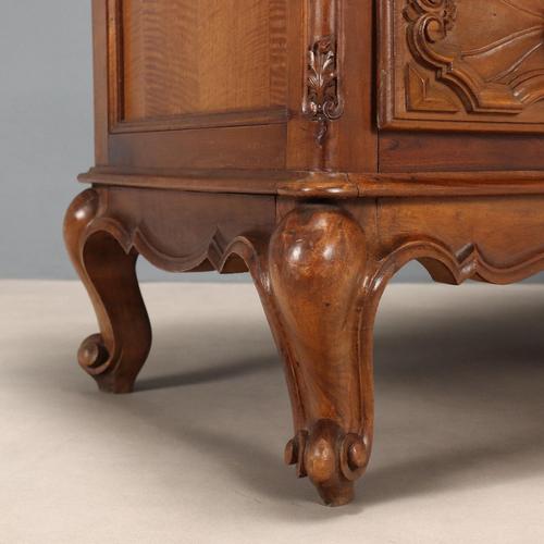 Brown Baroque Style Chest of Drawers in Walnut For Sale - Image 8 of 12